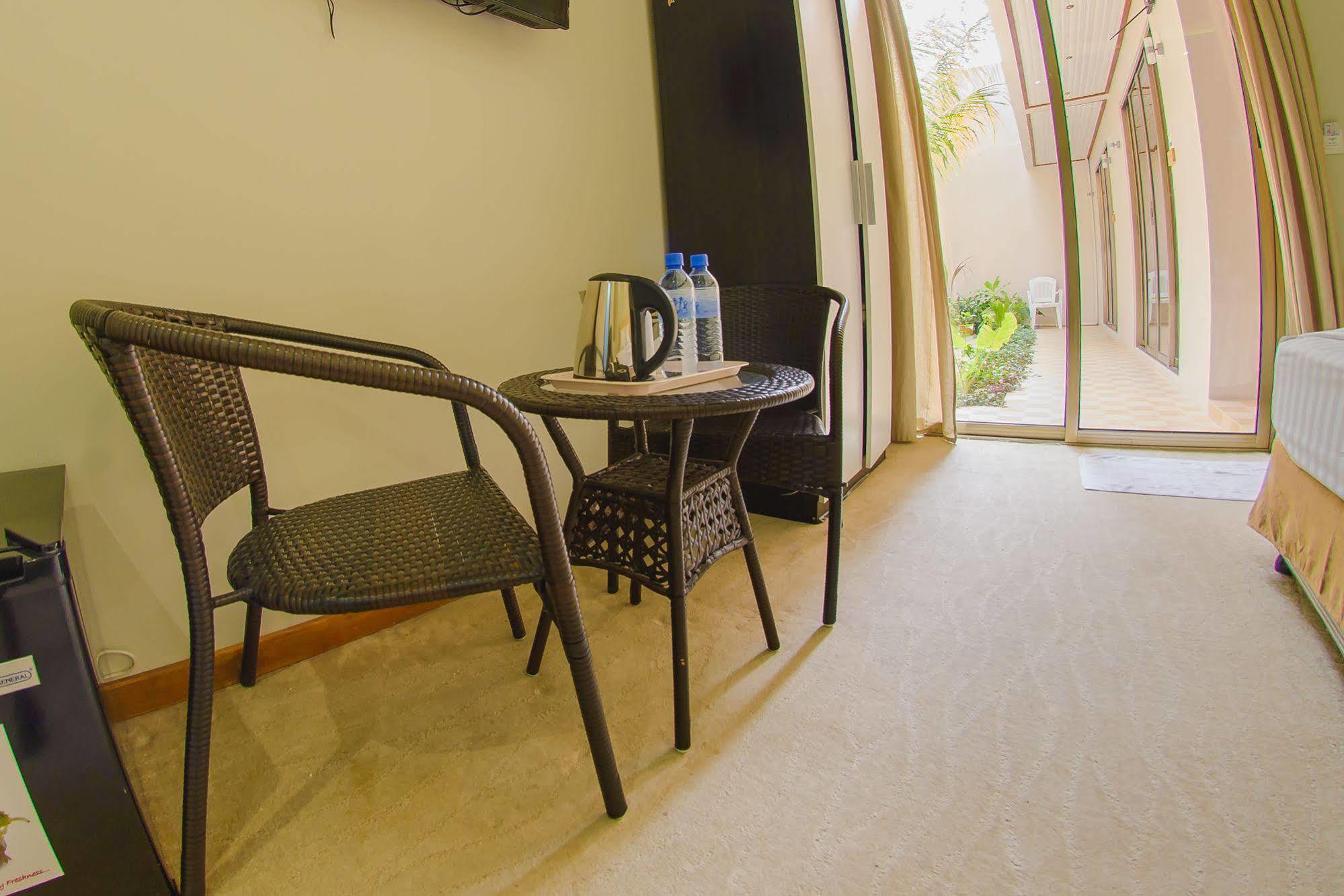 White Sand Lodge Maafushi Exterior foto